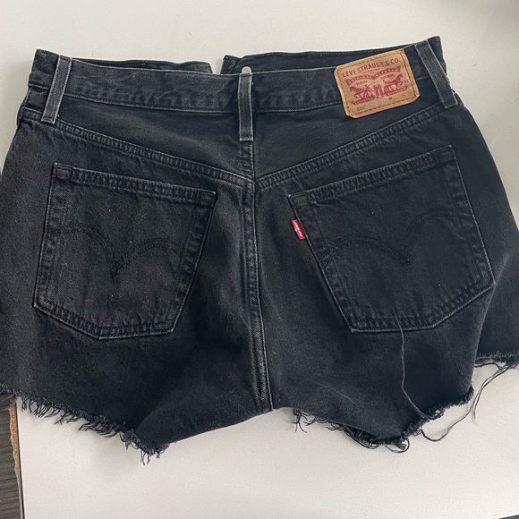 Size 28 Levi’s 501 - Picture 1 of 2